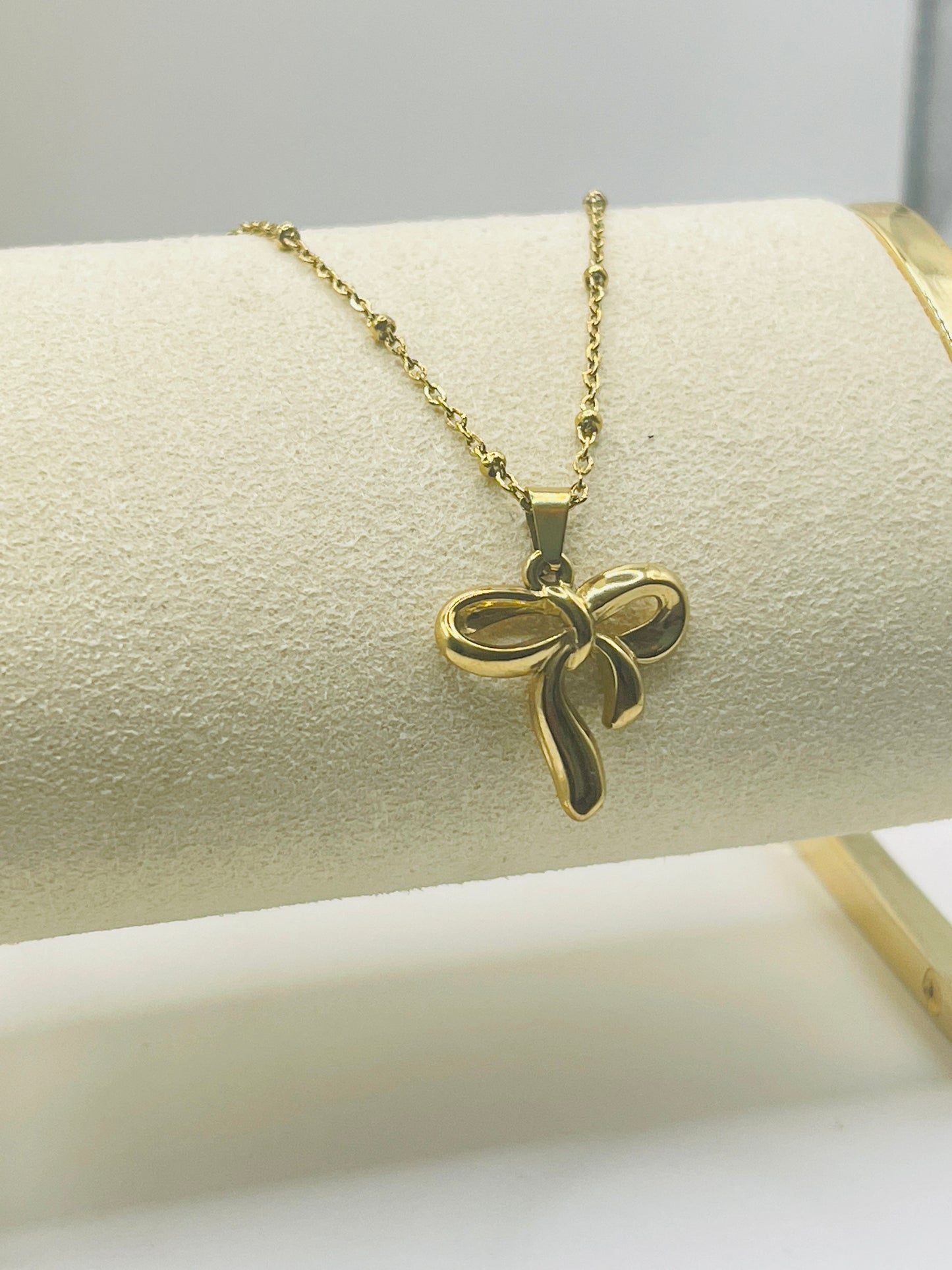 Gold Bow Pendant Necklace
