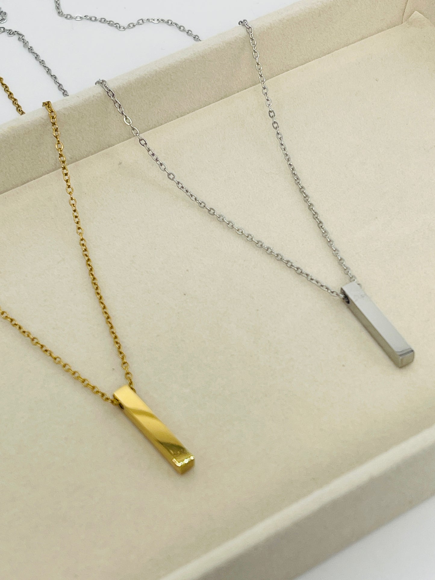 Minimalist Bar Pendant Chain –  (Unisex)