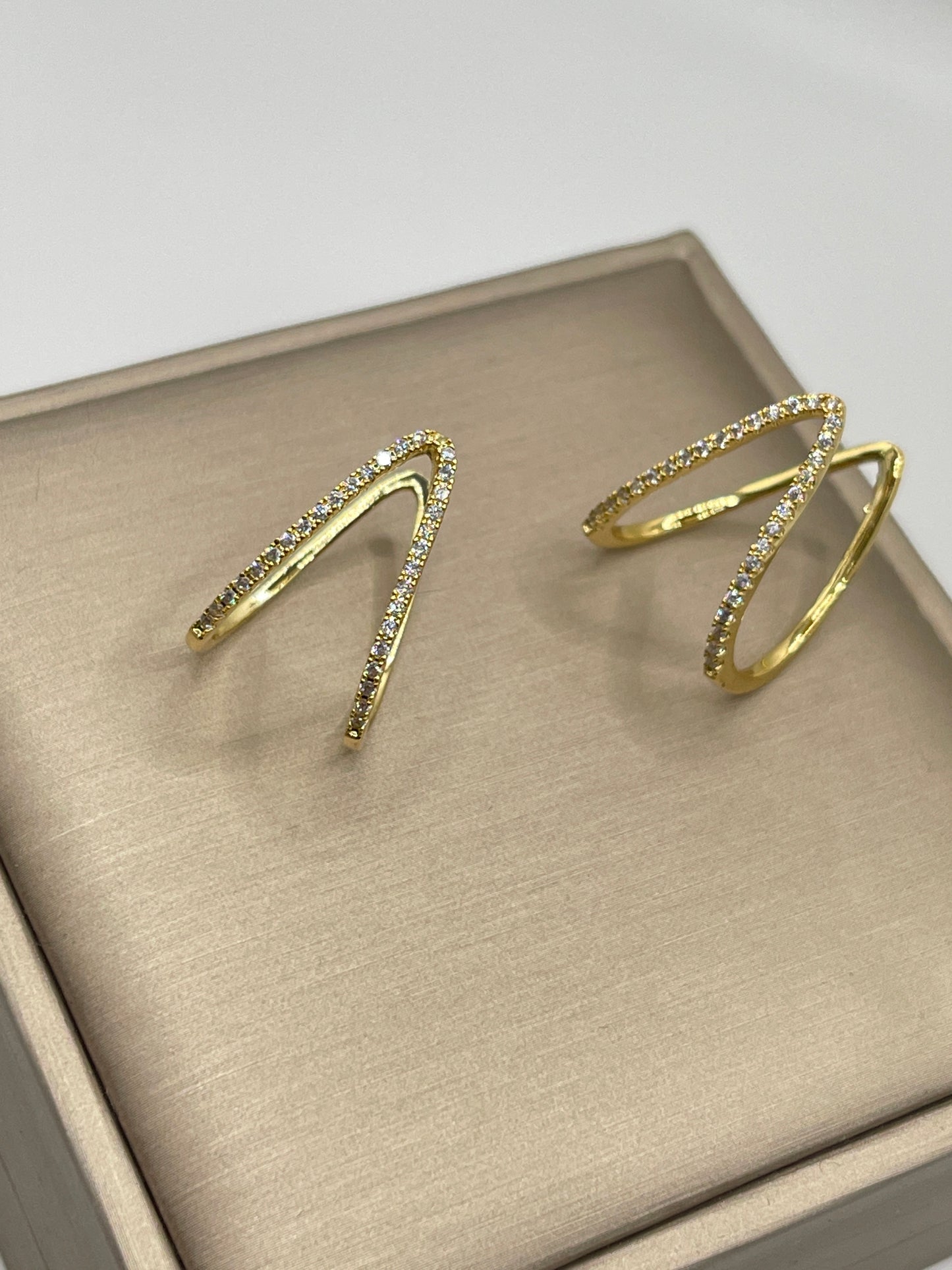 Gold V-Ring
