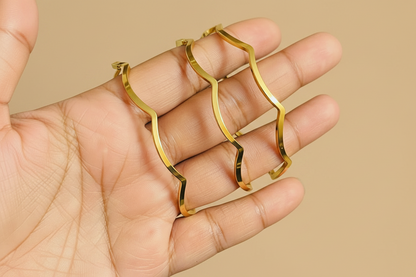 Golden Wave Elegance Bangle