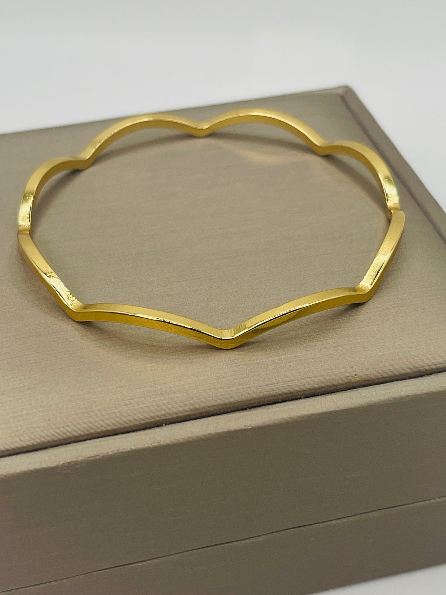 Golden Wave Elegance Bangle