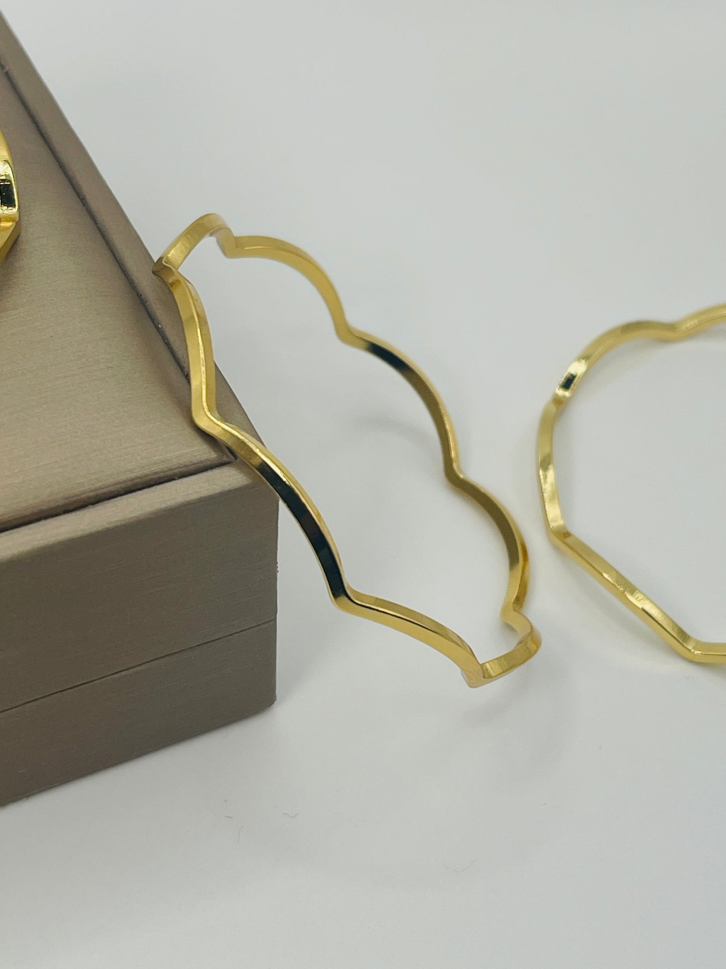 Golden Wave Elegance Bangle