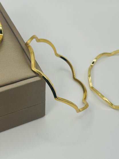 Golden Wave Elegance Bangle