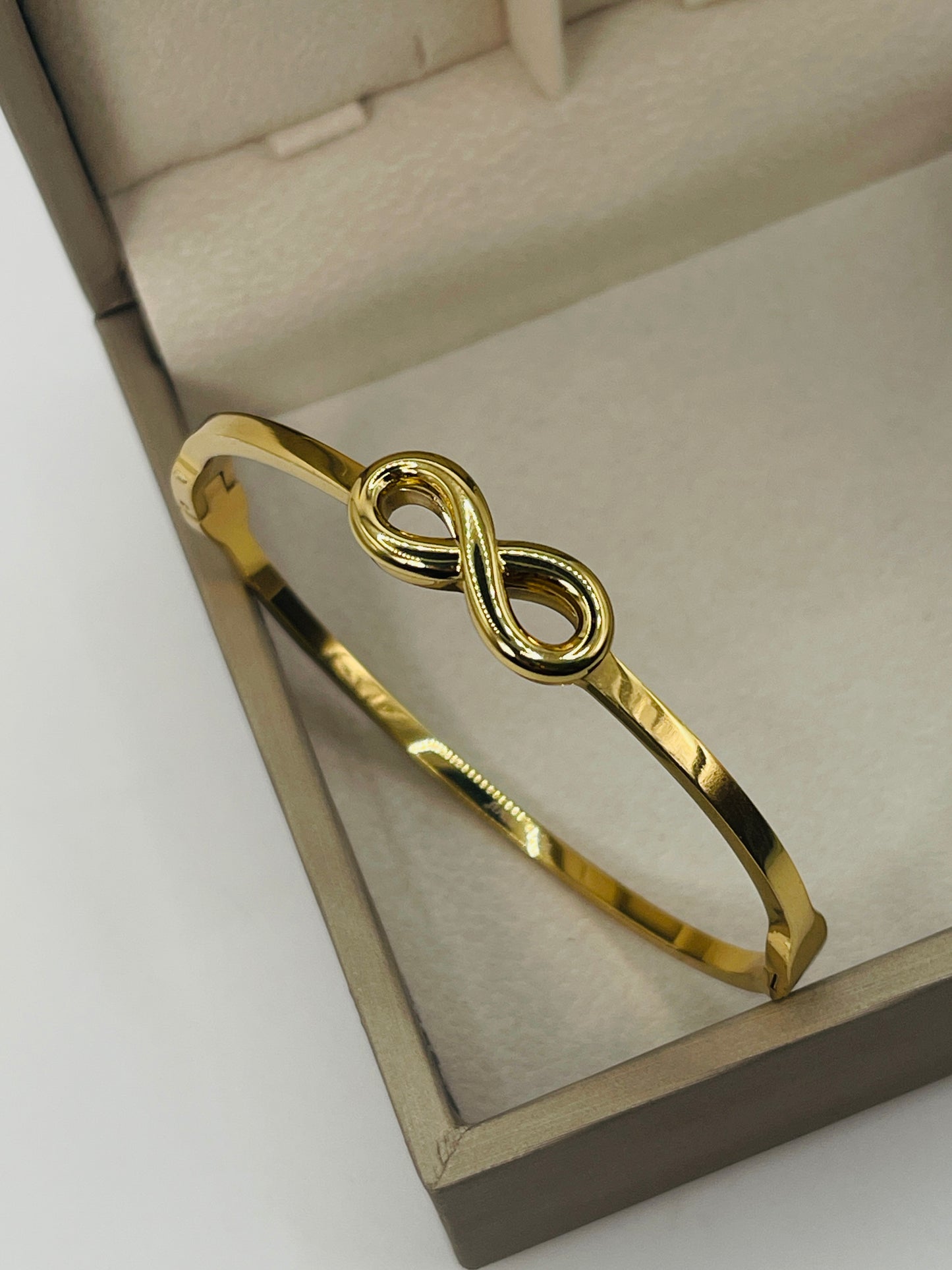 Infinity Grace Gold Bangle