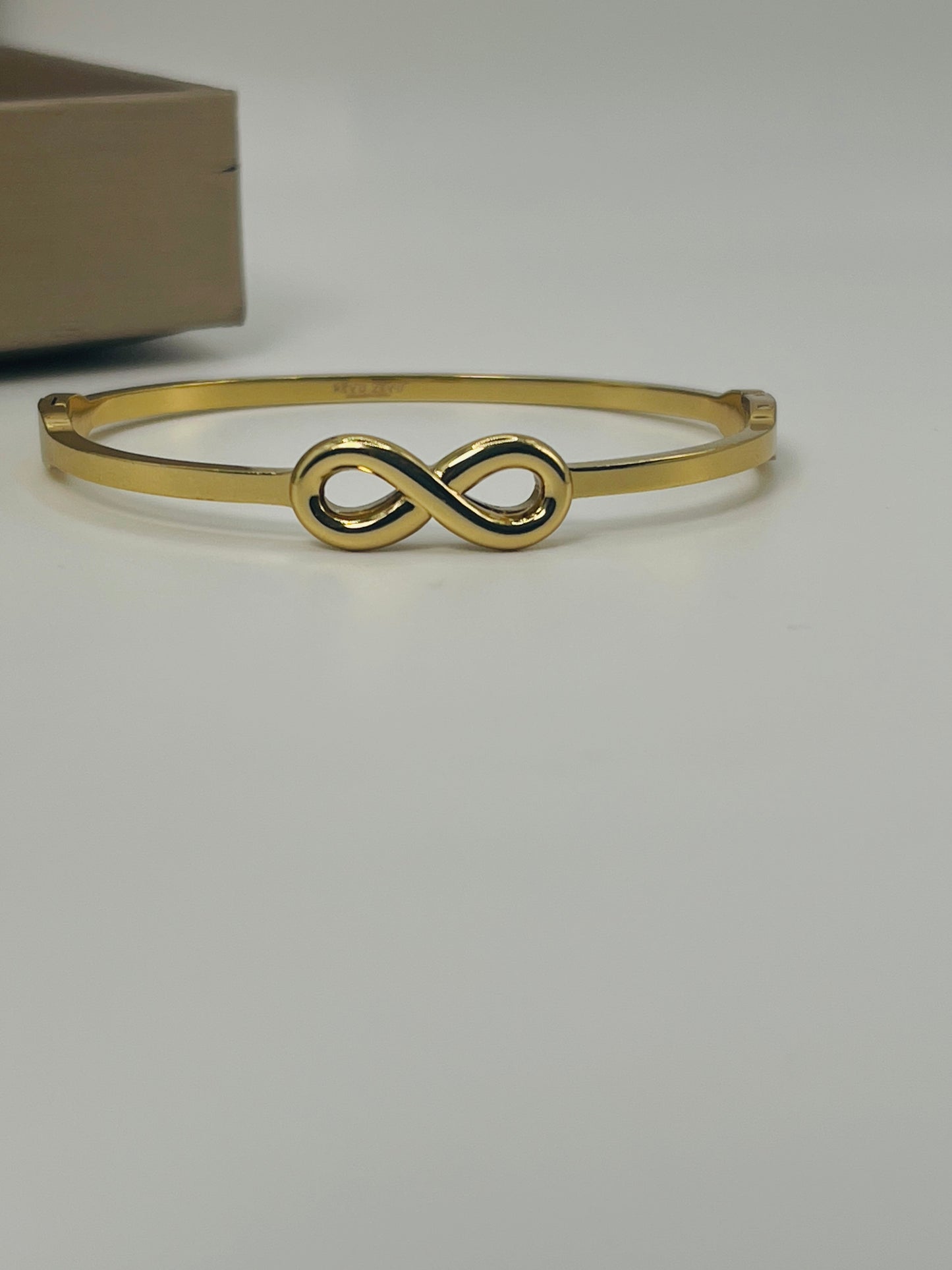 Infinity Grace Gold Bangle