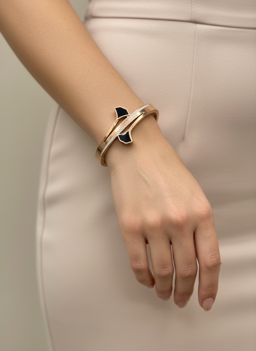 Motif Pave Rose Gold Bangle