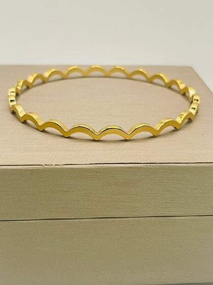 Gold Wave Bangle Set