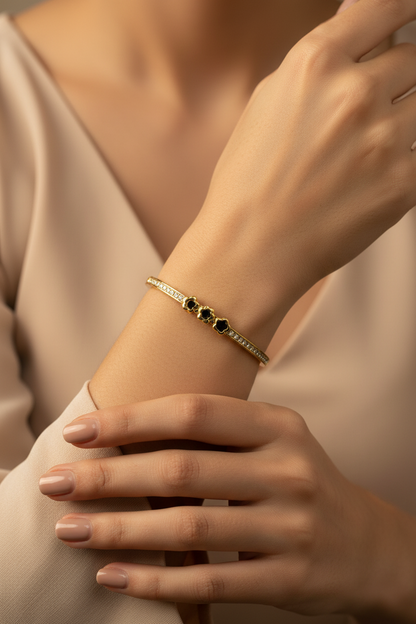 Elegant Clover Crystal Gold-Plated Ban