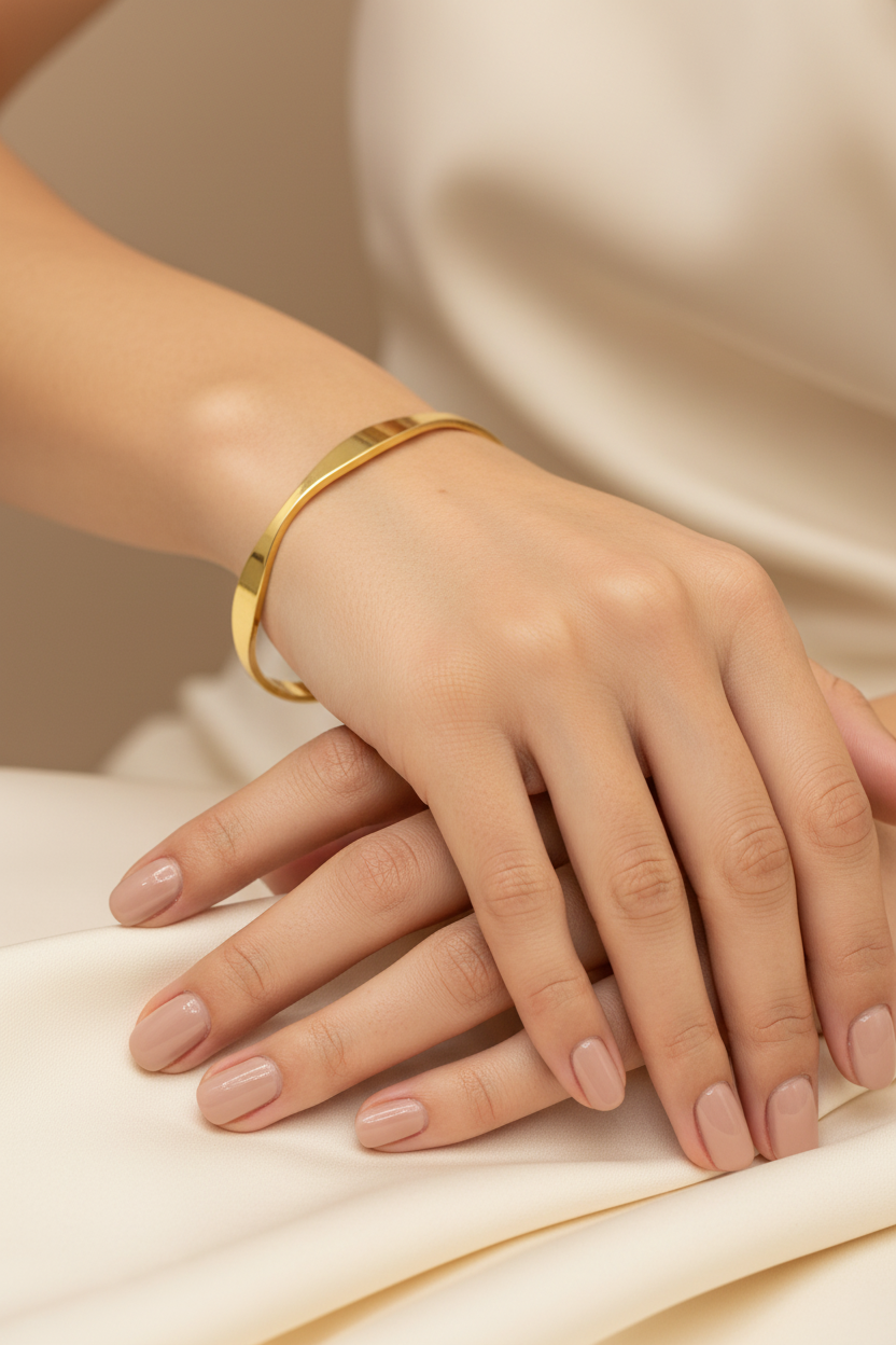 Minimalist Wave Gold-Plated Bangle