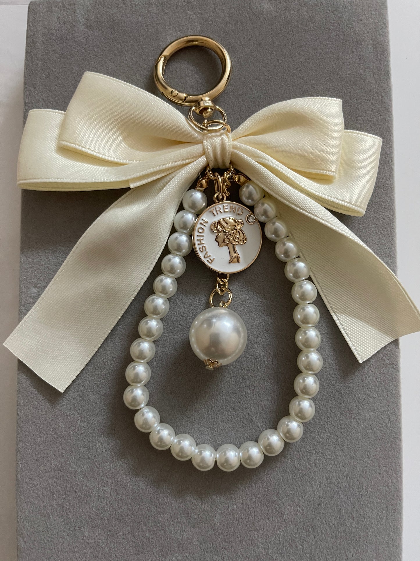 Pearl Bow Bag Charm