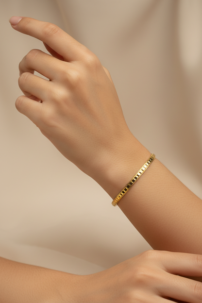 Gold Box Chain Bangle
